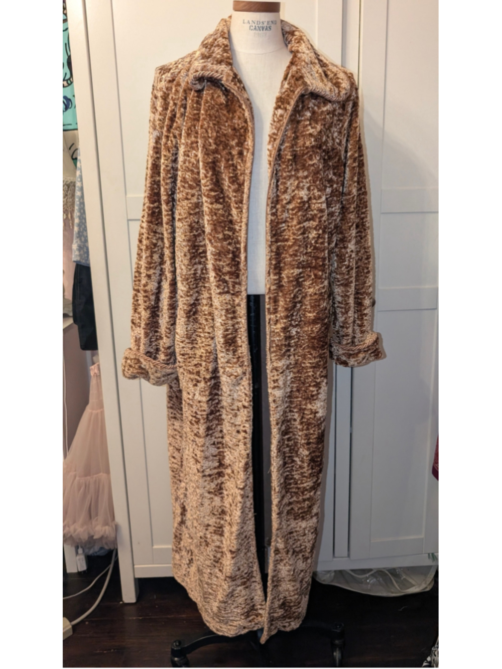 Vintage Adonna golden Textured Velvet Robe